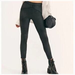 Free People Midnight Vegan Suede Leggings – Black Moto Seam – Size Small